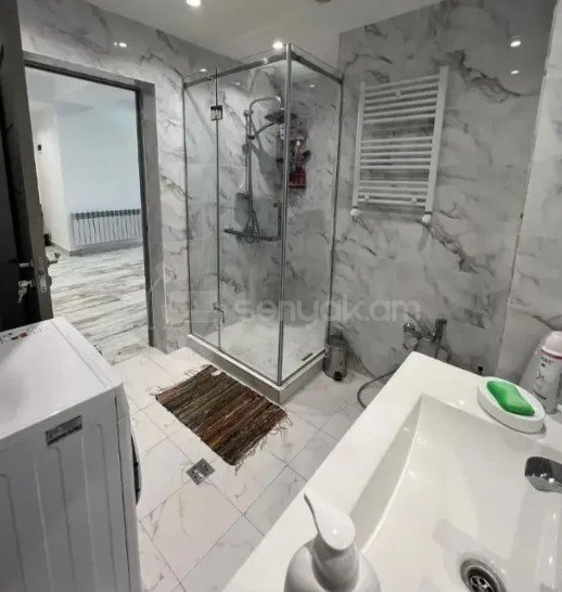 3 Սենյականոց Բնակարան Նորակառույցում, 90քմ, 5/8 հարկ, Դիզայներական Վերանորոգված, Կահավորված