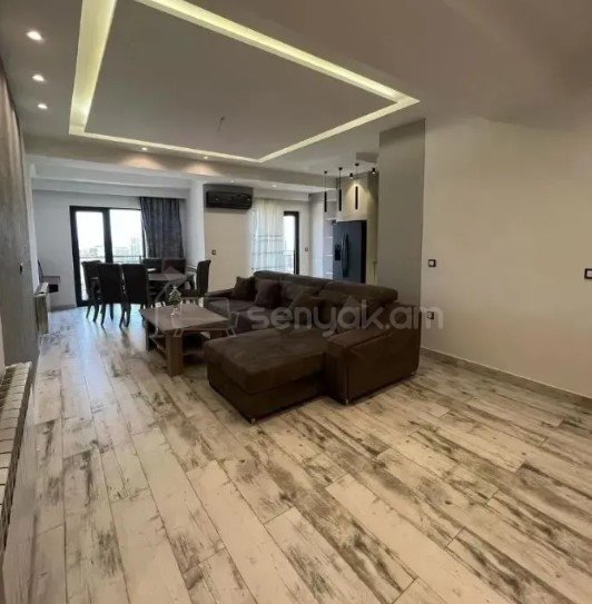 3 Սենյականոց Բնակարան Նորակառույցում, 90քմ, 5/8 հարկ, Դիզայներական Վերանորոգված, Կահավորված