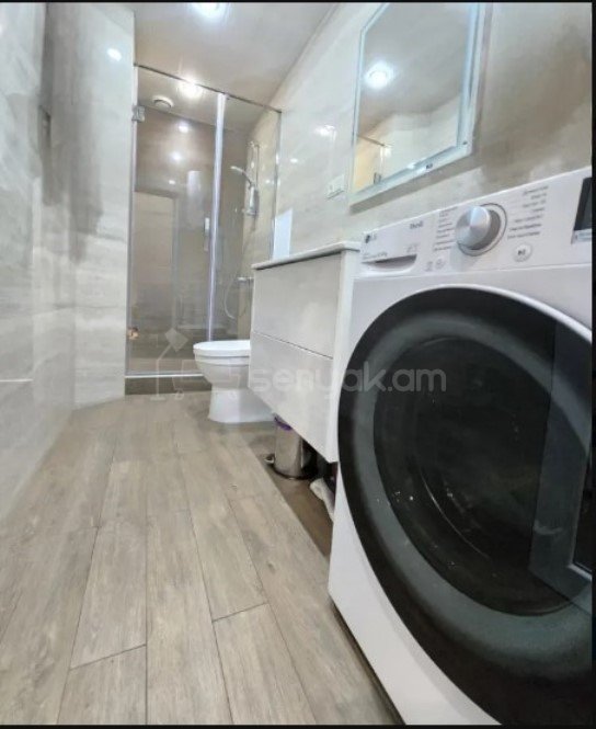 1 Սենյականոց Բնակարան Քարե Շենքում, 35քմ, 4/6 հարկ, Դիզայներական Վերանորոգված, Կահավորված