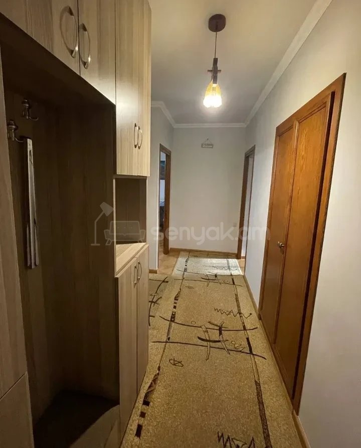 3 Սենյականոց Բնակարան Քարե Շենքում, 98քմ, 4/5 հարկ, Կապիտալ Վերանորոգված, Կահավորված