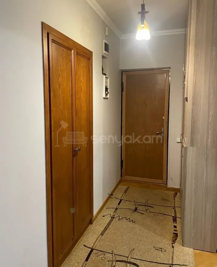 3 Սենյականոց Բնակարան Քարե Շենքում, 98քմ, 4/5 հարկ, Կապիտալ Վերանորոգված, Կահավորված
