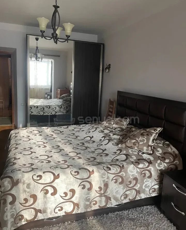 3 Սենյականոց Բնակարան Քարե Շենքում, 98քմ, 4/5 հարկ, Կապիտալ Վերանորոգված, Կահավորված