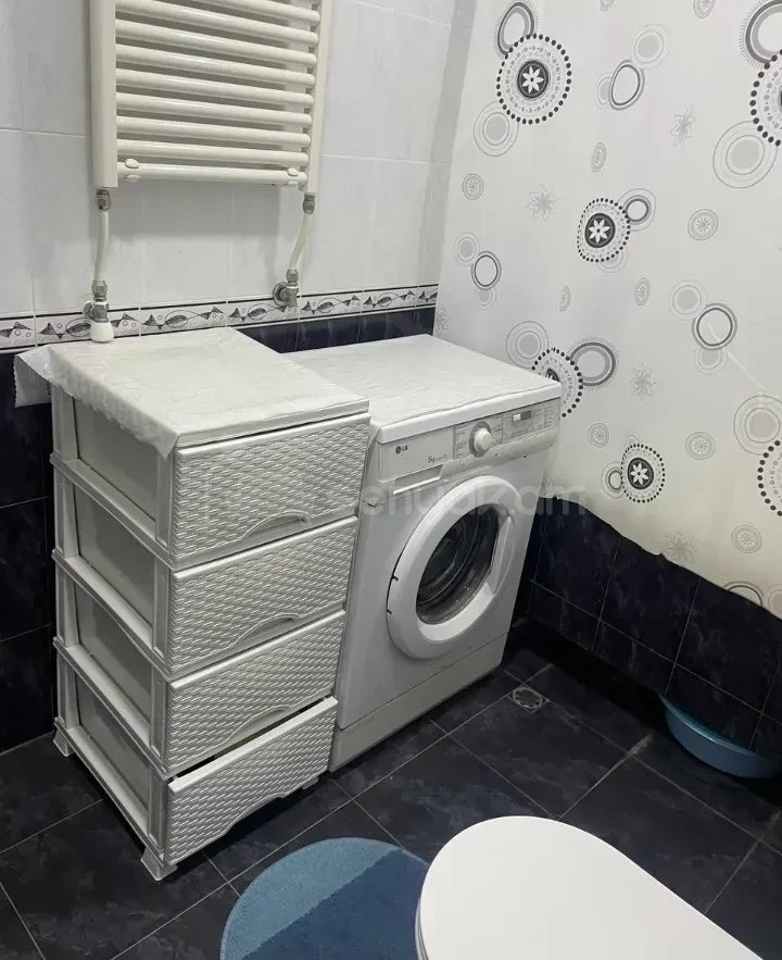 3 Սենյականոց Բնակարան Քարե Շենքում, 98քմ, 4/5 հարկ, Կապիտալ Վերանորոգված, Կահավորված