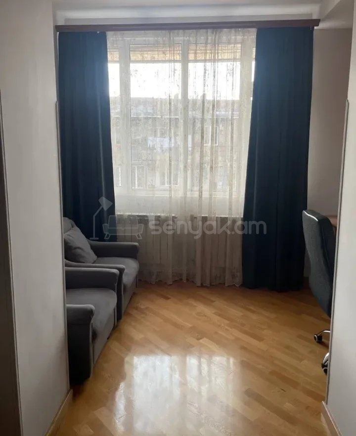 3 Սենյականոց Բնակարան Քարե Շենքում, 98քմ, 4/5 հարկ, Կապիտալ Վերանորոգված, Կահավորված