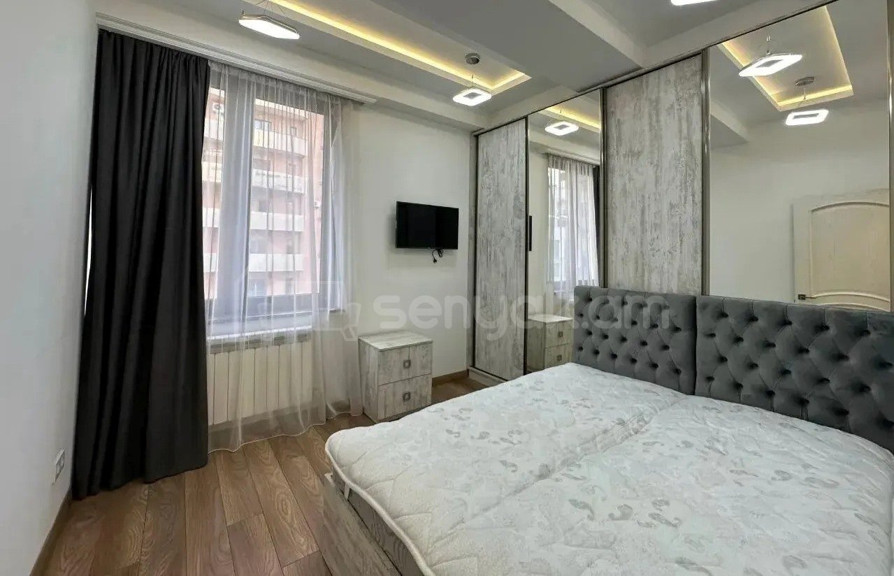 3 Սենյականոց Բնակարան, 70քմ, 2/5 հարկ, Դիզայներական Վերանորոգված, Կահավորված, Արևկող