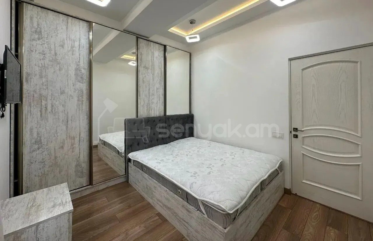 3 Սենյականոց Բնակարան, 70քմ, 2/5 հարկ, Դիզայներական Վերանորոգված, Կահավորված, Արևկող