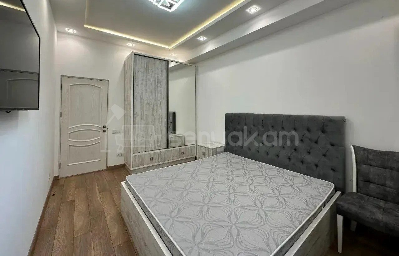 3 Սենյականոց Բնակարան, 70քմ, 2/5 հարկ, Դիզայներական Վերանորոգված, Կահավորված, Արևկող