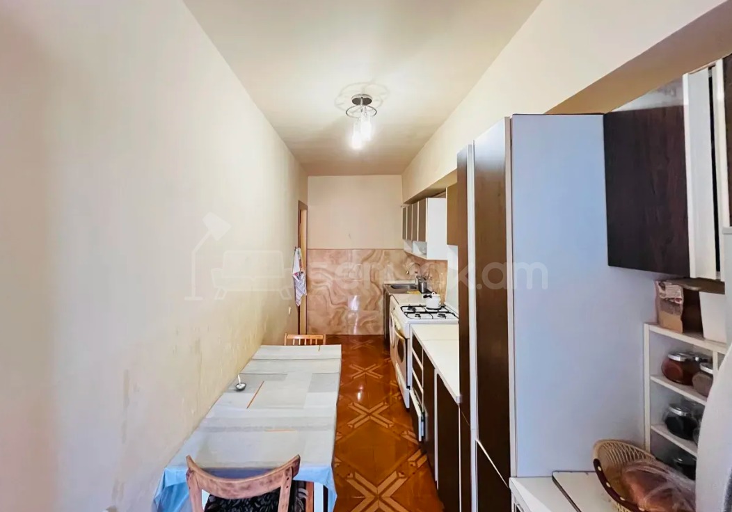 3 Սենյականոց Բնակարան Քարե Շենքում, 87քմ, 3/7 հարկ, Կապիտալ Վերանորոգված