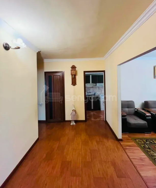 3 Սենյականոց Բնակարան Քարե Շենքում, 87քմ, 3/7 հարկ, Կապիտալ Վերանորոգված