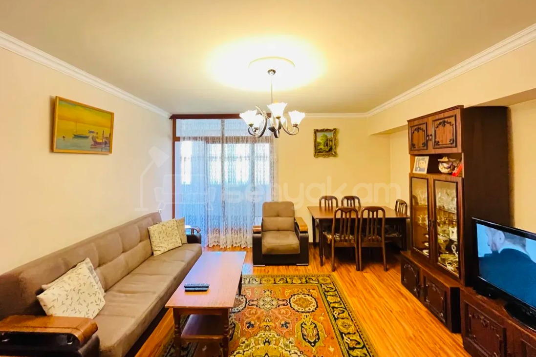3 Սենյականոց Բնակարան Քարե Շենքում, 87քմ, 3/7 հարկ, Կապիտալ Վերանորոգված