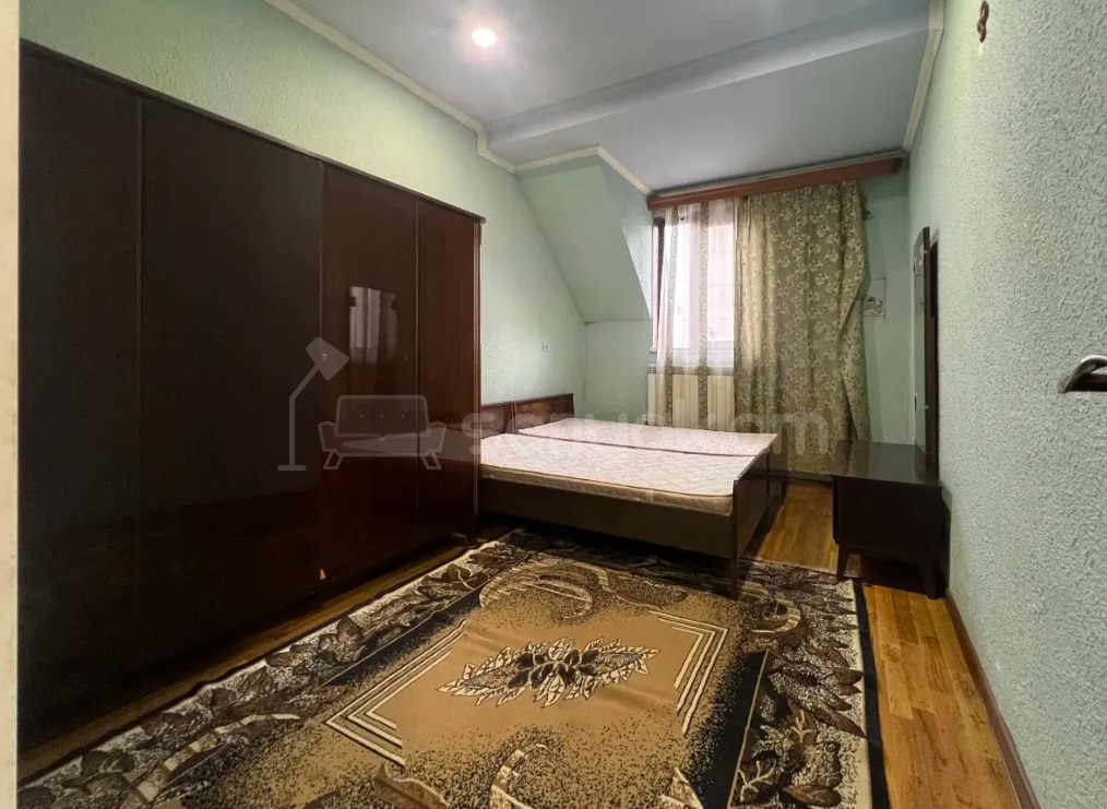 3 Սենյականոց Բնակարան Քարե Շենքում, 80քմ, 5/5 հարկ, Կապիտալ Վերանորոգված