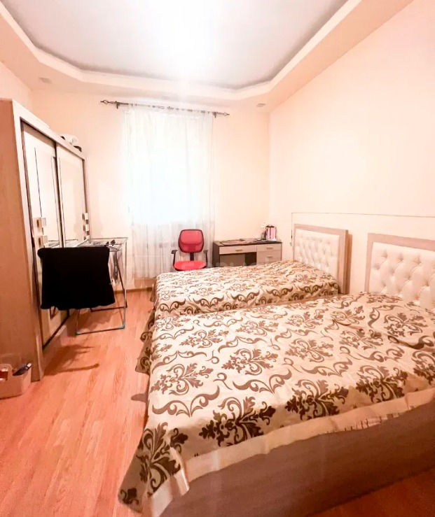 3 Սենյականոց Բնակարան Քարե Շենքում, 80քմ, 1/3 հարկ, Կապիտալ Վերանորոգված