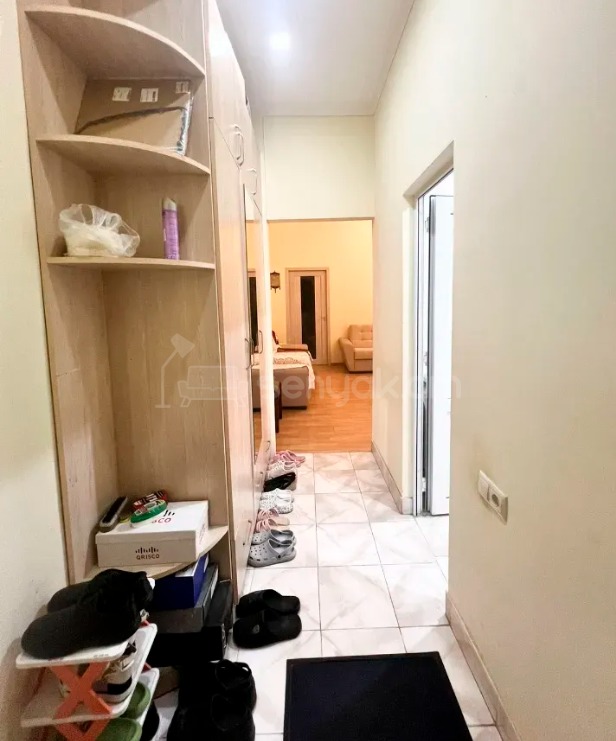 3 Սենյականոց Բնակարան Քարե Շենքում, 80քմ, 1/3 հարկ, Կապիտալ Վերանորոգված