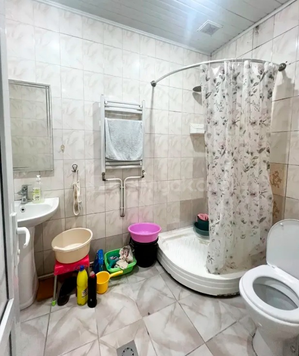 3 Սենյականոց Բնակարան Քարե Շենքում, 80քմ, 1/3 հարկ, Կապիտալ Վերանորոգված