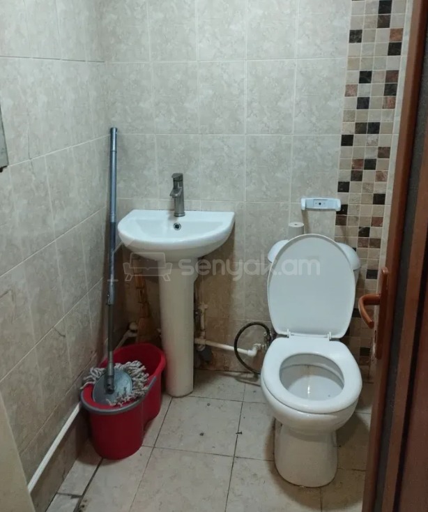 2 Սենյականոց Բնակարան Քարե Շենքում, 40քմ, 1/4 հարկ, Կոսմետիկ Վերանորոգված