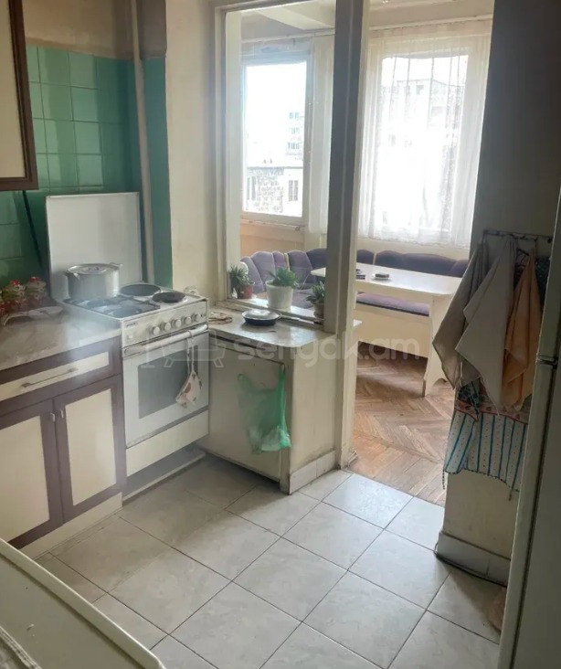 2 Սենյականոց Բնակարան Քարե Շենքում, 63քմ, 3/5 հարկ, Կոսմետիկ Վերանորոգված