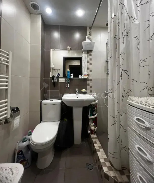 2 Սենյականոց Բնակարան Քարե Շենքում, 40քմ, 2/5 հարկ, Կապիտալ Վերանորոգված