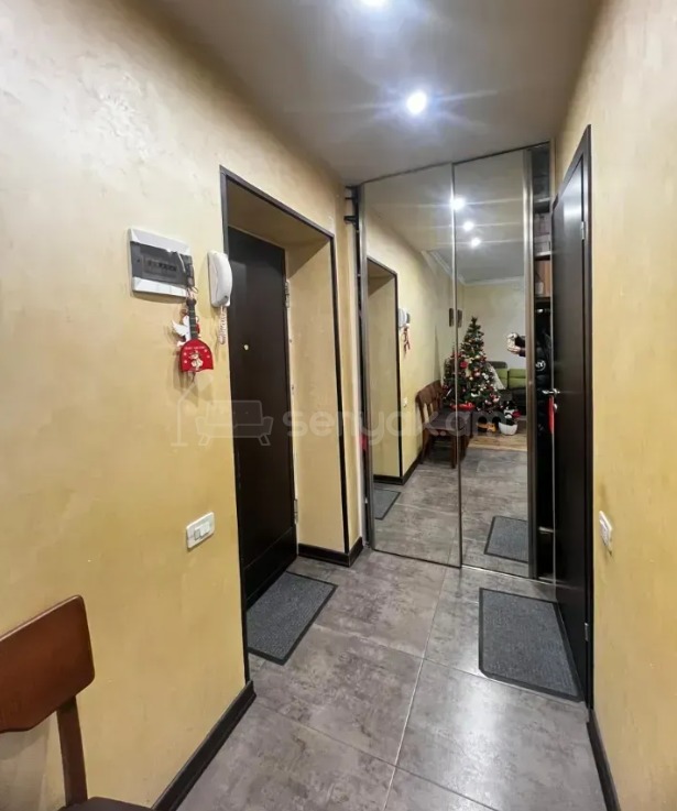 2 Սենյականոց Բնակարան Քարե Շենքում, 40քմ, 2/5 հարկ, Կապիտալ Վերանորոգված