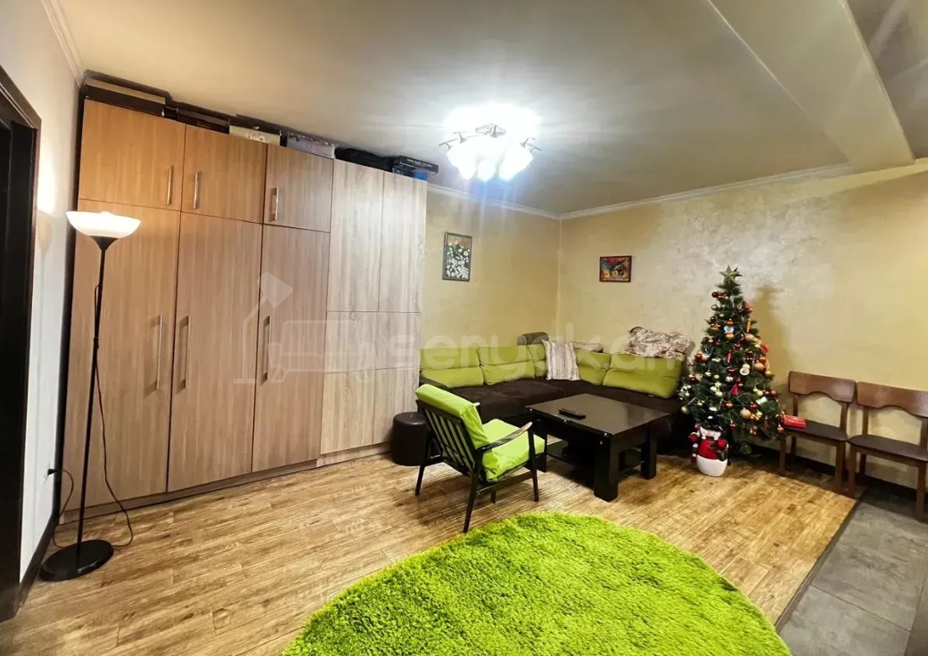 2 Սենյականոց Բնակարան Քարե Շենքում, 40քմ, 2/5 հարկ, Կապիտալ Վերանորոգված