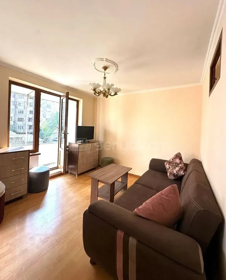1 Սենյականոց Բնակարան, 35քմ, 4/4 հարկ, Կոսմետիկ Վերանորոգված, Կահավորված, Արևկող