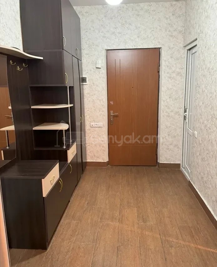 1 Սենյականոց Բնակարան Քարե Շենքում, 48քմ, 4/5 հարկ, Կոսմետիկ Վերանորոգված, Մասամբ Կահավորված, Արևկող