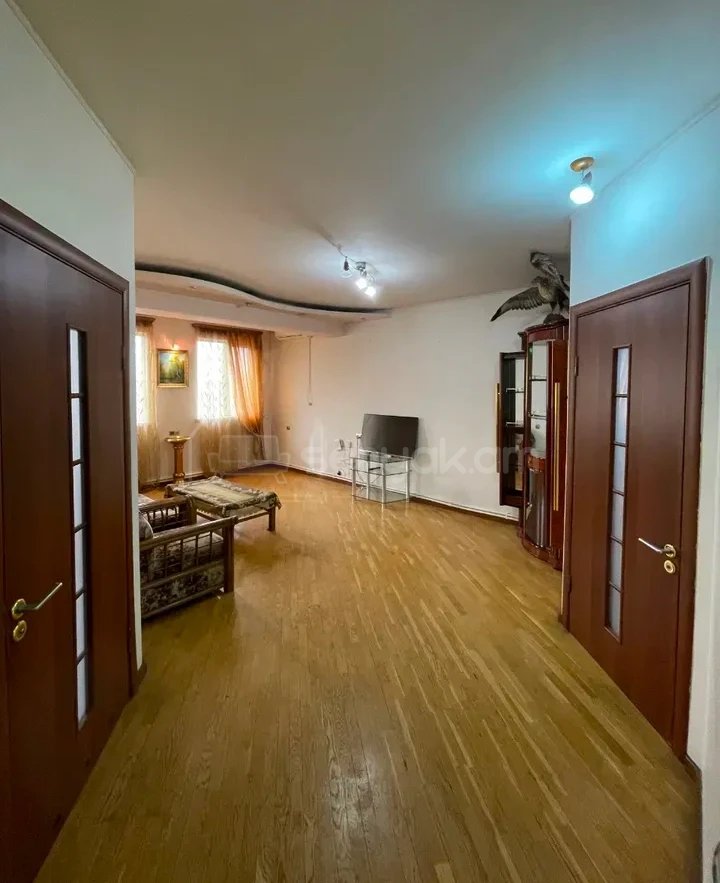 1 Սենյականոց Բնակարան Քարե Շենքում, 50քմ, 5/5 հարկ, Կապիտալ Վերանորոգված, Կահավորված, Արևկող