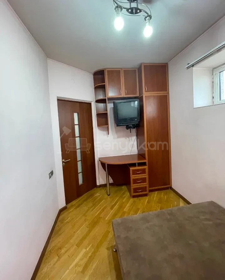 1 Սենյականոց Բնակարան Քարե Շենքում, 50քմ, 5/5 հարկ, Կապիտալ Վերանորոգված, Կահավորված, Արևկող