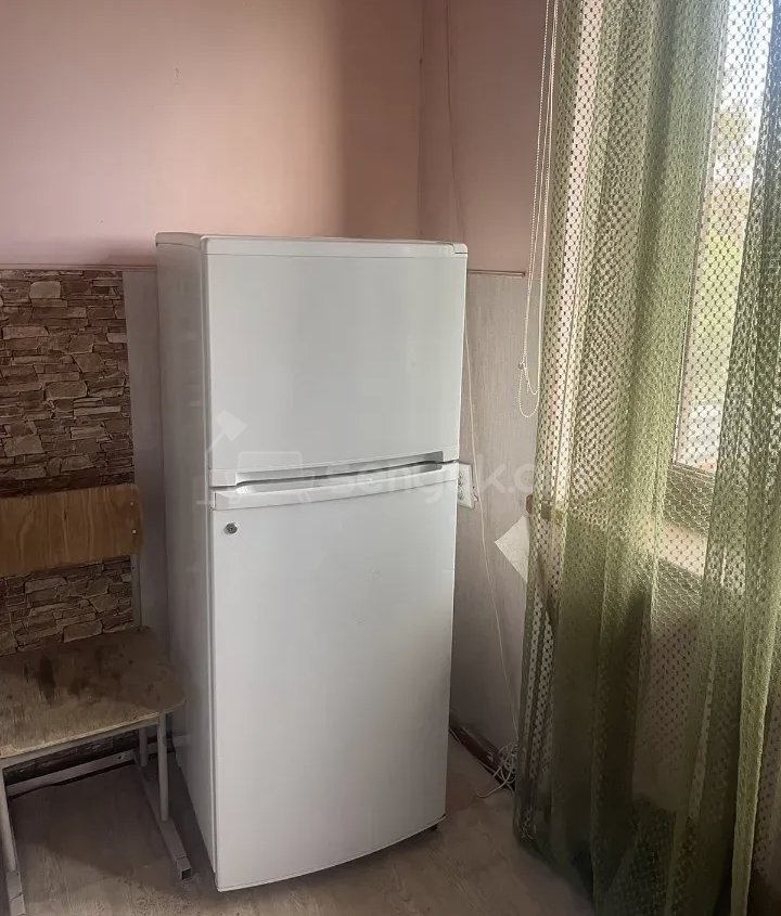 3 Սենյականոց Բնակարան Քարե Շենքում, 77քմ, 3/5 հարկ, Նորմալ Վիճակում, Կահավորված, Արևկող