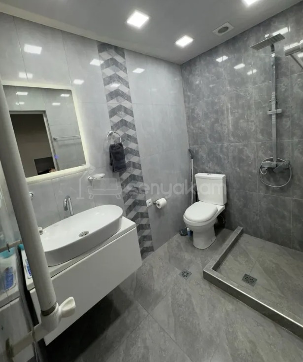 3 Սենյականոց Բնակարան Քարե Շենքում, 60քմ, 4/4 հարկ, Դիզայներական Վերանորոգված