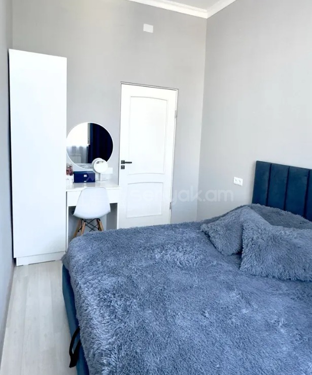 3 Սենյականոց Բնակարան Քարե Շենքում, 60քմ, 4/4 հարկ, Դիզայներական Վերանորոգված