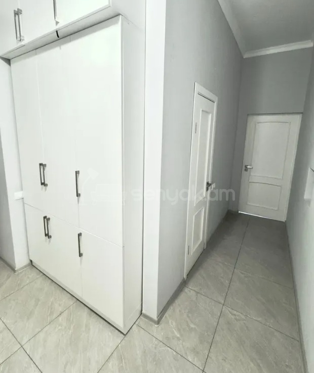 3 Սենյականոց Բնակարան Քարե Շենքում, 60քմ, 4/4 հարկ, Դիզայներական Վերանորոգված