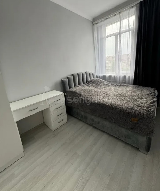 3 Սենյականոց Բնակարան Քարե Շենքում, 60քմ, 4/4 հարկ, Դիզայներական Վերանորոգված