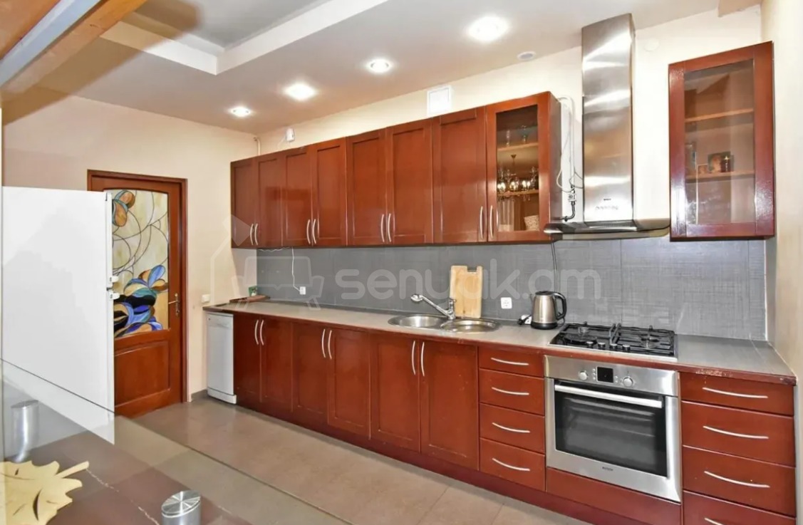 3 Սենյականոց Բնակարան Նորակառույցում, 138քմ, 9/13 հարկ, Դիզայներական Վերանորոգված
