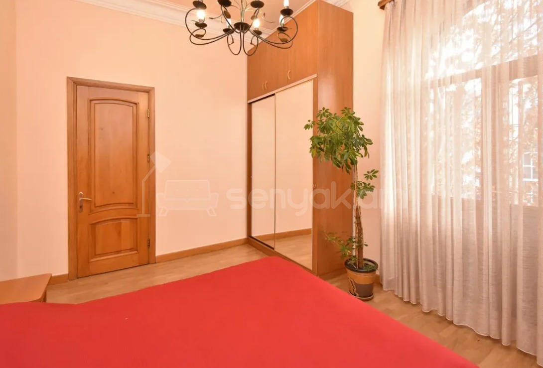 3 Սենյականոց Բնակարան Քարե Շենքում, 69քմ, 4/4 հարկ, Կապիտալ Վերանորոգված