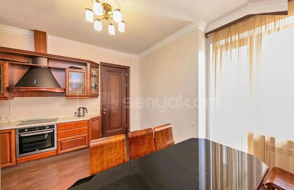 4 Սենյականոց Բնակարան, 130քմ, 8/16 հարկ, Դիզայներական Վերանորոգված