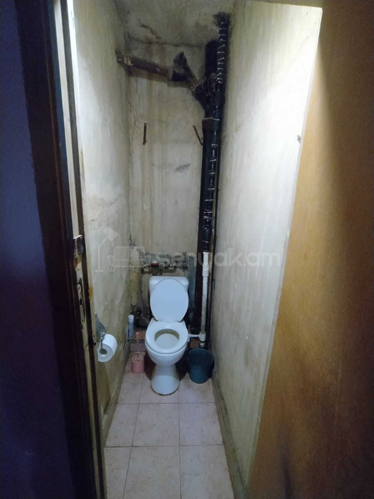 4 Սենյականոց Բնակարան, 110քմ, 11/16 հարկ, Նորմալ Վիճակում