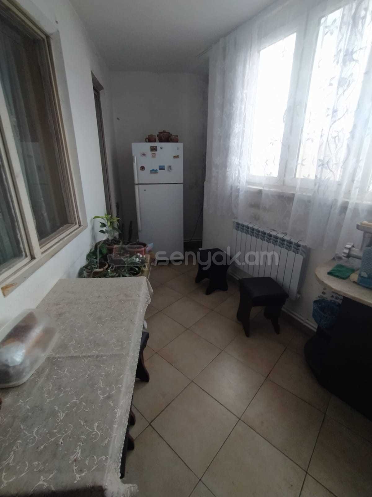 4 Սենյականոց Բնակարան, 110քմ, 11/16 հարկ, Նորմալ Վիճակում
