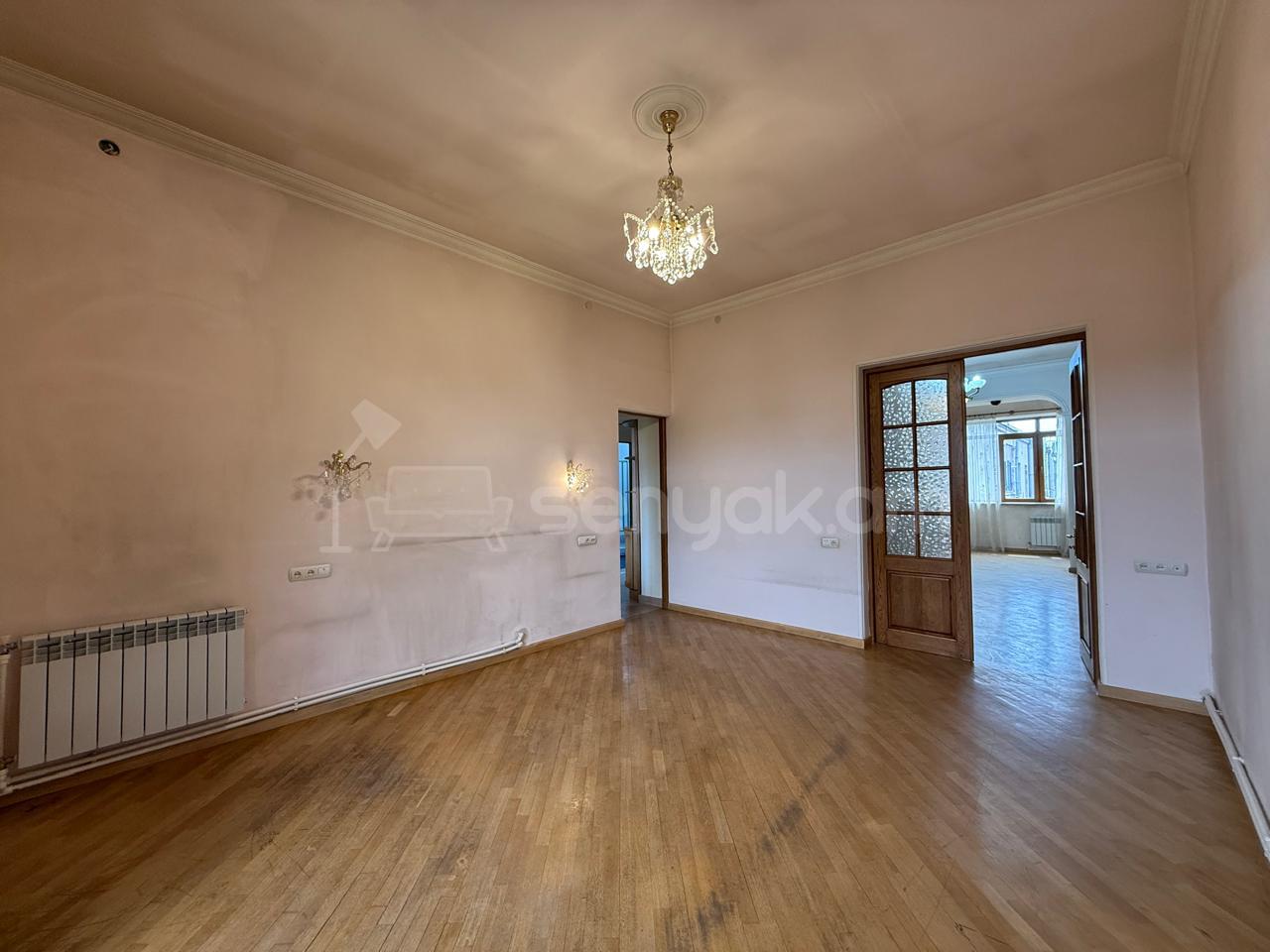 2 Սենյականոց Բնակարան Քարե Շենքում, 85քմ, 4/4 հարկ, Կապիտալ Վերանորոգված