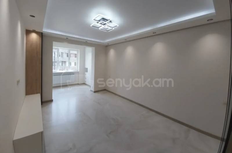 3 Սենյականոց Բնակարան Քարե Շենքում, 63քմ, 5/5 հարկ, Կապիտալ Վերանորոգված