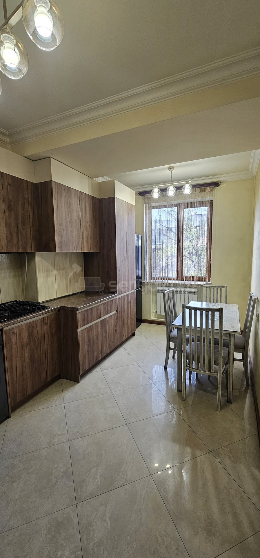 3 Սենյականոց Բնակարան, 90քմ, 4/9 հարկ, Կապիտալ Վերանորոգված, Կահավորված, Արևկող
