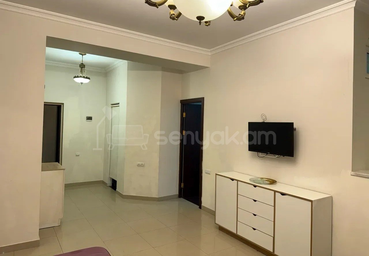 3 Սենյականոց Բնակարան, 90քմ, 3/9 հարկ, Կապիտալ Վերանորոգված, Կահավորված, Արևկող