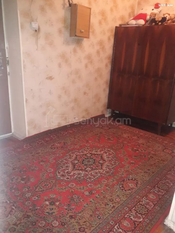 3 Սենյականոց Բնակարան Քարե Շենքում, 122քմ, 5/5 հարկ, Պետական Վիճակում
