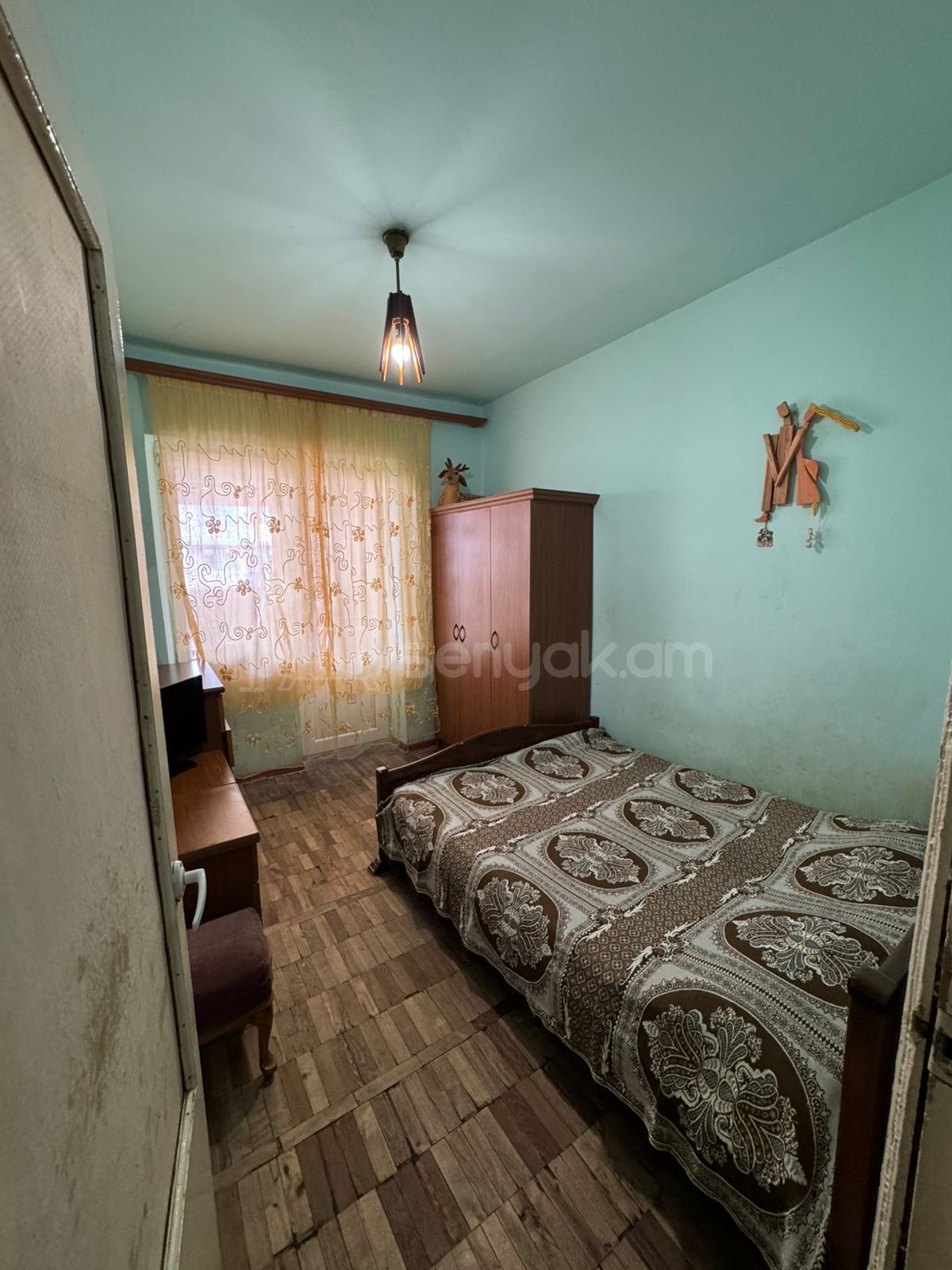 3 Սենյականոց Բնակարան Քարե Շենքում, 122քմ, 5/5 հարկ, Պետական Վիճակում