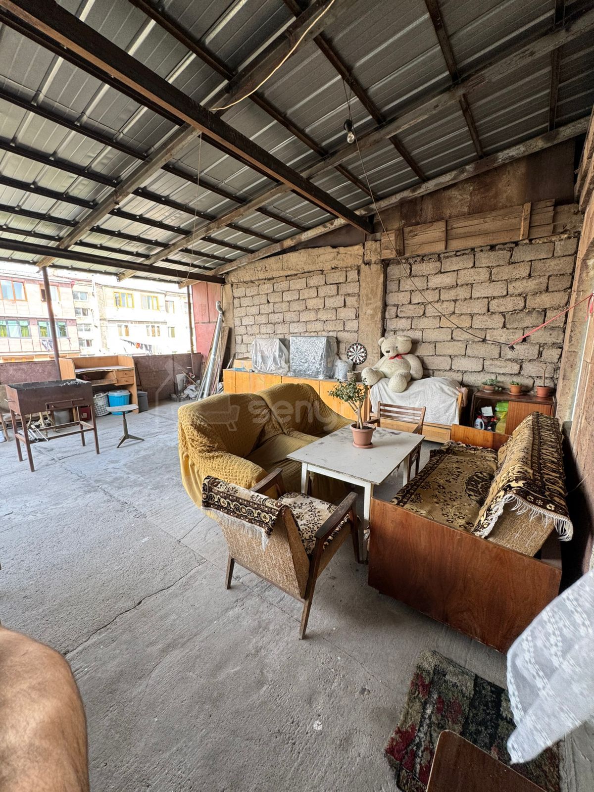 3 Սենյականոց Բնակարան Քարե Շենքում, 122քմ, 5/5 հարկ, Պետական Վիճակում