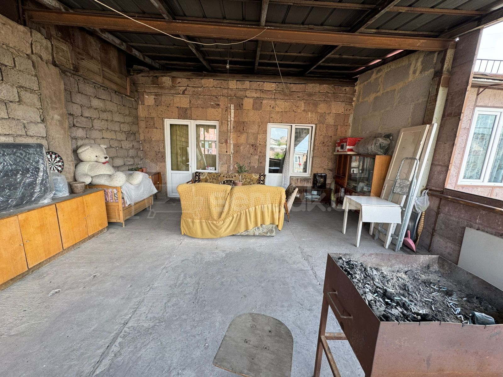 3 Սենյականոց Բնակարան Քարե Շենքում, 122քմ, 5/5 հարկ, Պետական Վիճակում