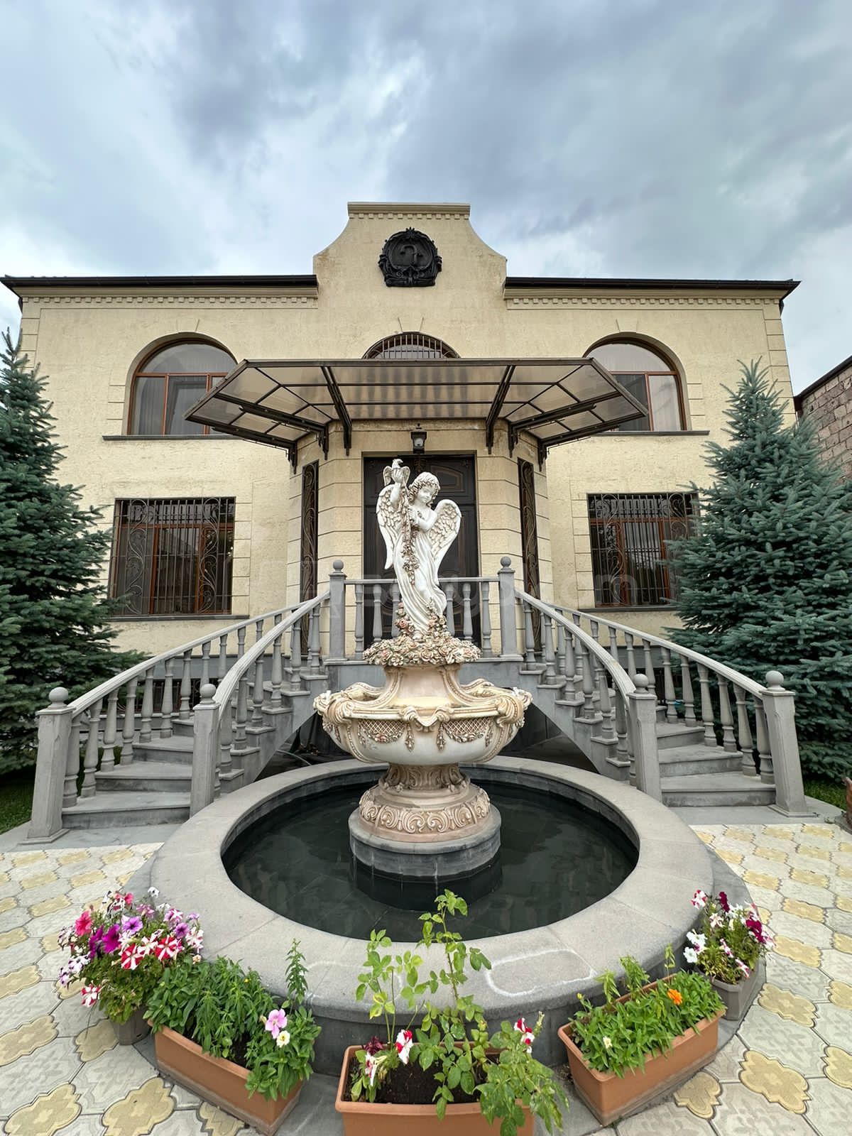 5 Սենյականոց Շքեղ Առանձնատուն, 259քմ, Լողավազանով