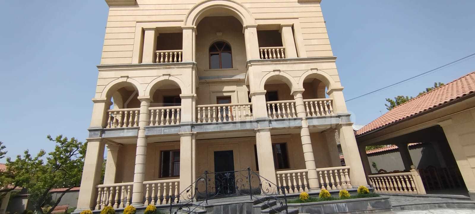 3 Սենյականոց Շքեղ Առանձնատուն, 250քմ, Լողավազանով