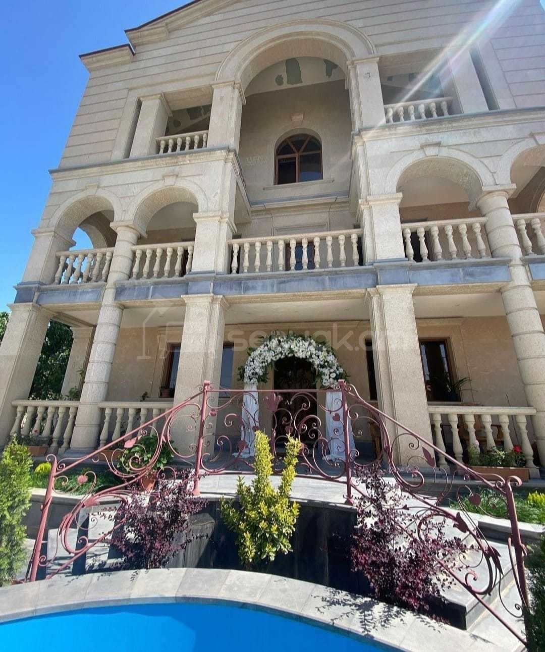 3 Սենյականոց Շքեղ Առանձնատուն, 250քմ, Լողավազանով