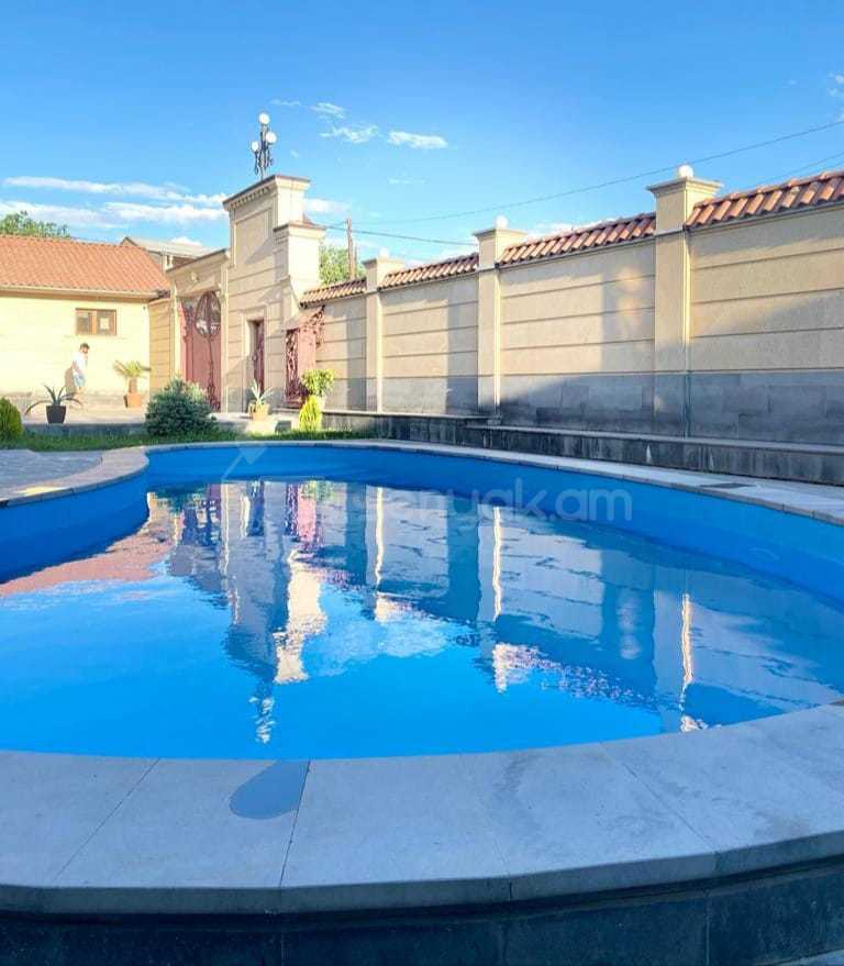 3 Սենյականոց Շքեղ Առանձնատուն, 250քմ, Լողավազանով