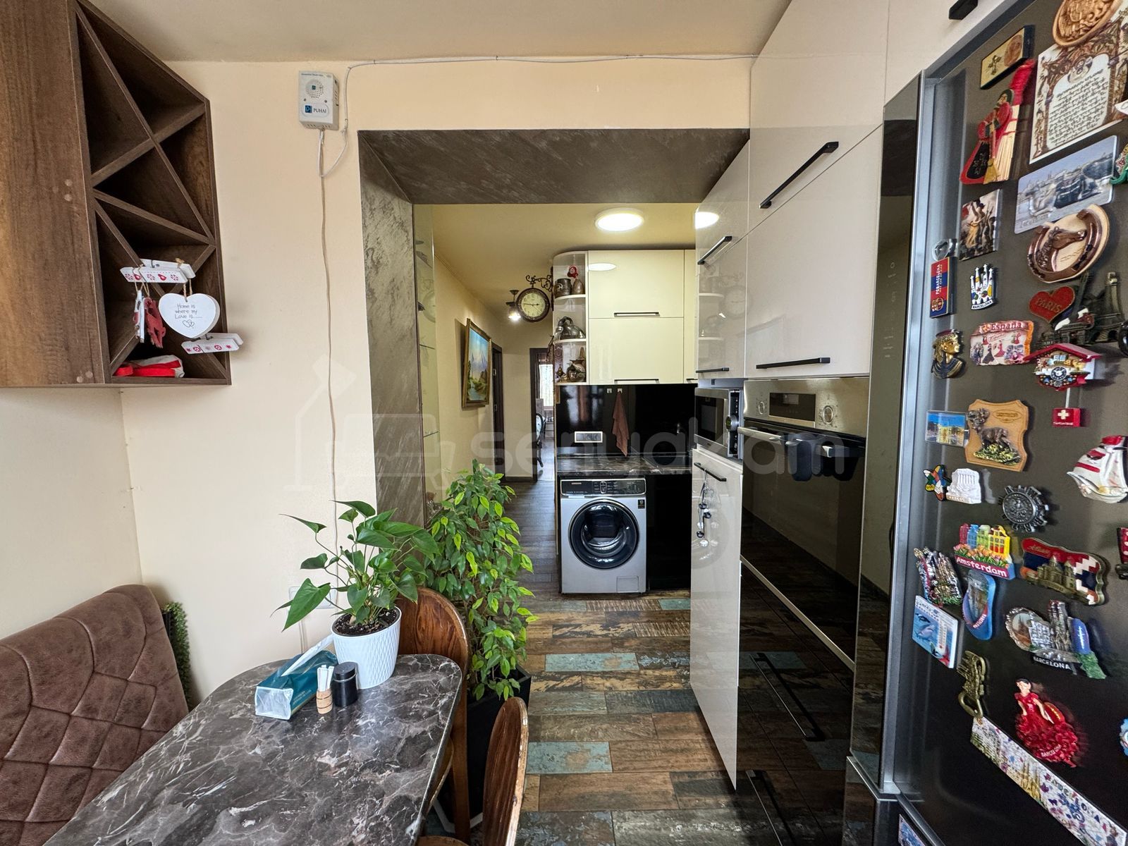 3 Սենյականոց Բնակարան Քարե Շենքում, 75քմ, 4/5 հարկ, Կապիտալ Վերանորոգված